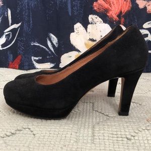 Clarks suede pumps